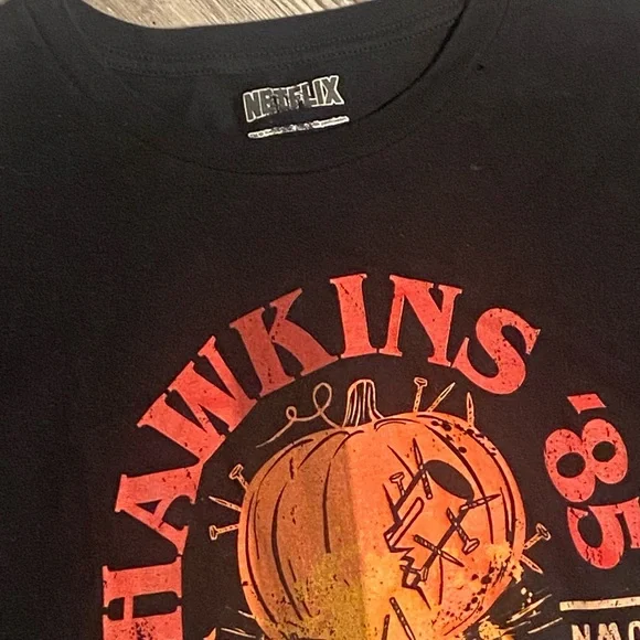 GUC Netflix STRANGER THINGS Hawkins High Halloween Tee XL - Picture 3 of 3